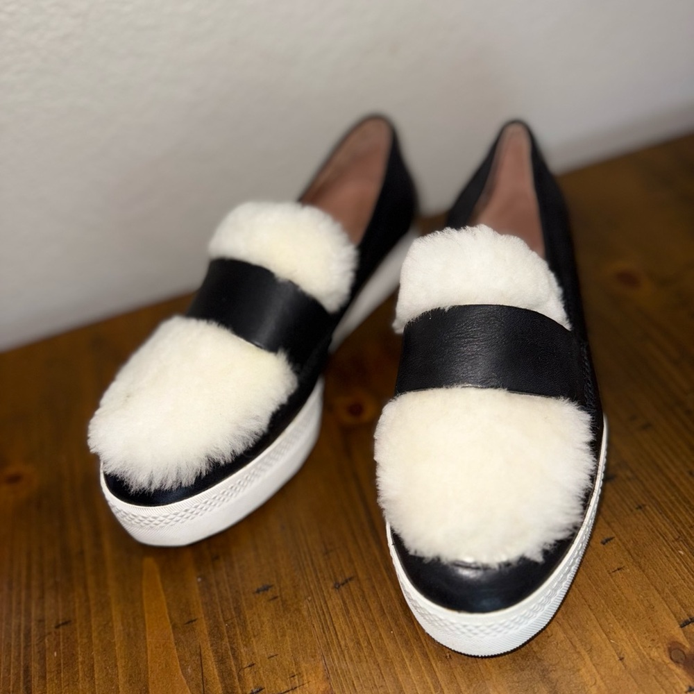 All Black‎ Women’s Loafers with Fur- Size 7 - Picture 2 of 8